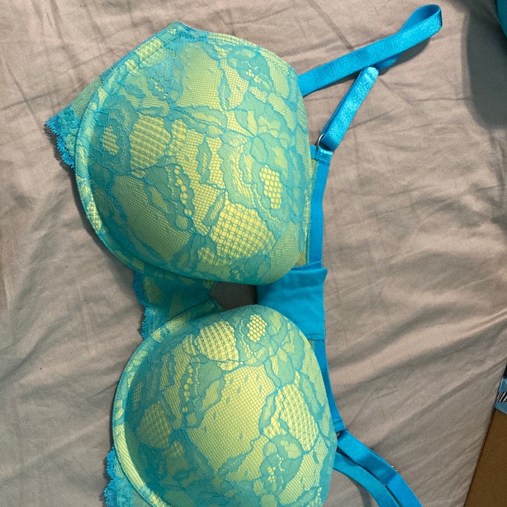 Victoria”s secret biofit Demi bra